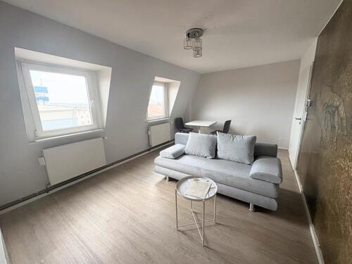 Foto - 2 Zimmer Dachgeschoßwohnung zur Miete in Frankfurt am Main