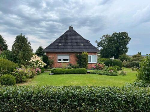 Foto - Einfamilienhaus in Schwabstedt - 180.000,00 EUR Kaufpreis, ca.  144,00 m²