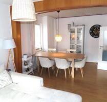 Geräumige 5 ZKB mit 2 Bädern und Balkon - zentrale Lage in Kaufungen