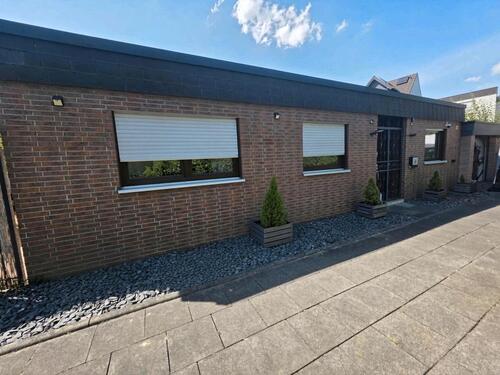 Foto - ProvisionsFREI!!! Kernsanierter Bungalow mit Garagen in Troisdorf