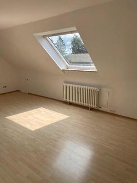 Foto - Dachgeschoss Wohnung mit großen 2 Zimmern