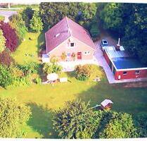 Ländliches Haus mit riesiegem Grundstück – Sanierungsobjekt - Bunde