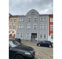 schöne 3 Zimmerwohnung im modernisiertem ruhigen Mehrfamilienhaus - Dessau-Roßlau