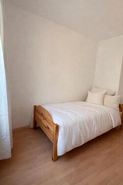 Foto - Möblierte Wohnung – Mindestmietdauer 6 Monate; Helle 4-Zimmer-Woh