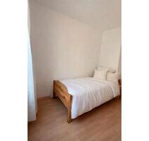 Möblierte Wohnung – Mindestmietdauer 6 Monate; Helle 4-Zimmer-Woh - München Au-Haidhausen
