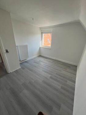 Foto - Freistehendes Einfamilienhaus mit großem Garten und 1 Garage