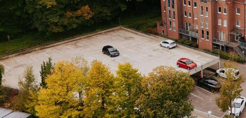 Foto - KFZ Stellplatz auf Parkdeck in zentral Kiel Kronshagen zu vermieten Parkplatz Außenstellplatz