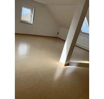 Biete schöne 2 Zimmer Wohnung - 570,00&nbsp;EUR Kaltmiete, ca.&nbsp; 63,00&nbsp;m&sup2; in Pyrbaum (PLZ: 90602)