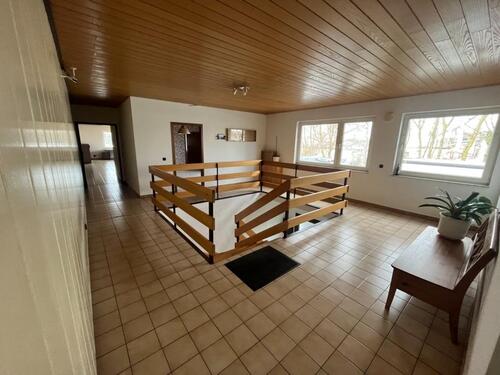 Foto - Gewerbeimmobilie 5 Zimmer+Carport+Stellplätze (EGOG)