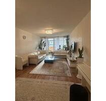 Helle 4-Zimmer-Wohnung mit Einbauküche und Tiefgarage - Taunusstein