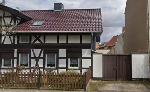 Foto - 2-2,5 Wohnung mit Garten und Auffahrt mit Stellplatz