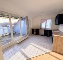 Perfekt angebunden! Helle 3,5-ZKB Whg+TG mit Dachterrasse in Bad - Bad Schönborn