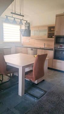 Foto - Helle 4 ZKB Oberwohnung + hochwertige Küche + Balkon + Stellplatz