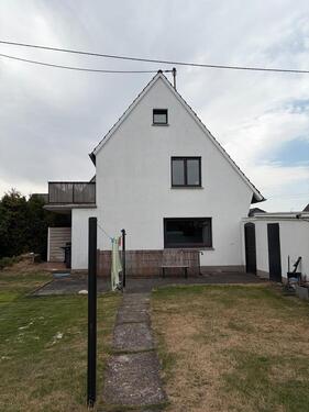 Foto - Freistehendes Einfamilienhaus in Niederkassel, 919 m² Grundstück