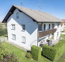 Helle 3,5-Zimmer-Wohnung mit Balkon, Garten und Garage in Unteregg-Warmisried