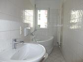 Foto - 2-Zimmer-Wohnung mit Balkon und Eckbadewanne
