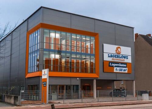Foto - Kurzzeit-Parkplatz bei Lagerlöwe zu vermieten – sicher & kameraüberwacht