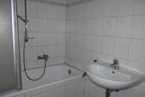 Foto - Wohnung 3-Raum - 330,00 EUR Kaltmiete,