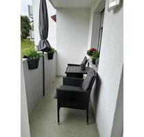 3-Zim.-Whg. mit Einbauküche, Loggia, Blick ins Grüne, Reinigungs-, Hausmeister- u. Winterservice - Sachsenheim