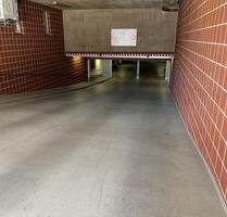 Tiefgaragen-Stellplatz (gern langfristig) zu vermieten - Augsburg Pfersee