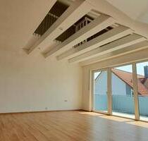 2,5 Zimmer Maisonette-Wohnung in Niederwerrn, EBK,Galerie, Balkon