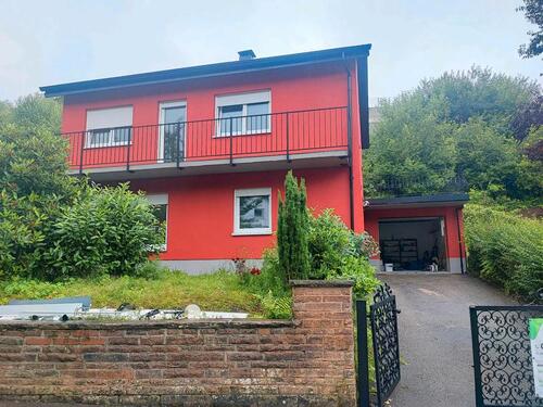 Foto - ein frisch renoviertes Einfamilienhaus