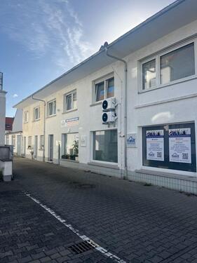 Foto - Gewerbeeinheit mit Lager & Parkplätzen – ideal für Handwerker