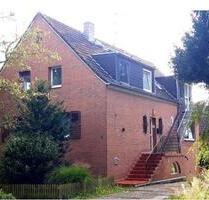Helle 2-3 Zimmerwohnung mit Terrasse in Duisburg Großenbaum