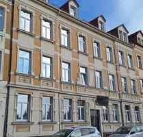 Wohnen im Altbau: 3-Zimmer-Wohnung im Dachgeschoss mit viel Platz - Freiberg