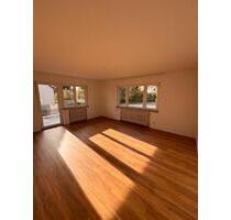 Helle 3 Zimmer EG Wohnung mit Küche und Balkon - Haßfurt