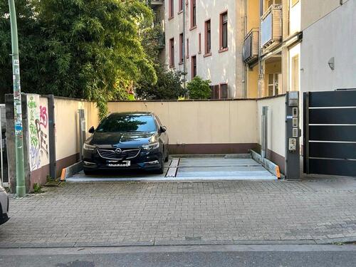 Foto - Parkplatz in Frankfurt Nordend Nähe Friedberger Platz