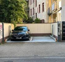 Parkplatz in Frankfurt Nordend Nähe Friedberger Platz - Hofheim am Taunus