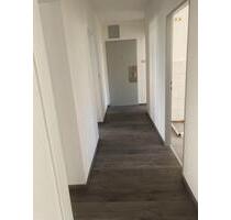 Schöne 3 Zimmerwohnung mit Balkon - Pirmasens