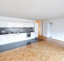 Modernes Familienzuhause mit Terrasse, Balkon und zwei Bädern - Weil Im Schönbuch