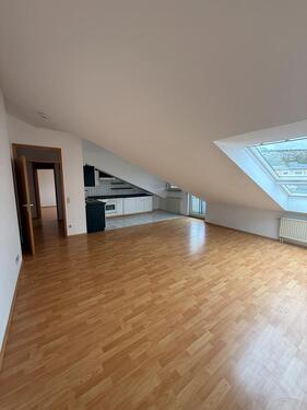Foto - Lichtdurchflutete 2-Zimmer Dachgeschosswohnung in Öschelbronn