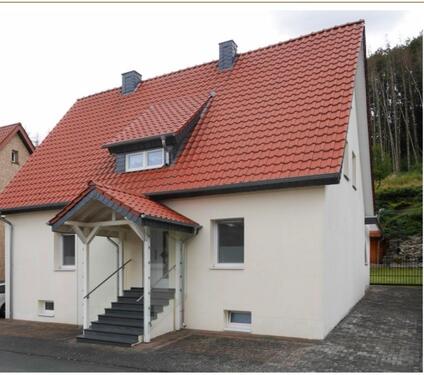 Foto - Freistehendes Einfamilienhaus mit großem Garten zur Miete