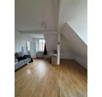 Gemütliche 2-Zimmer-Dachgeschosswohnung im Carl-Loewe-Weg in Kiel