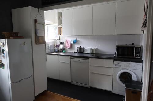Foto - Zentrale Wohnung an 1 Person für 1-2 Jahre (möbliert)