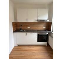 Neu renovierte 1-R-Whg mit Balkon, Küche und Stellplatz - Kamenz