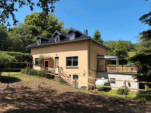 Foto - Idyllisch gelegenes Landhaus mit weitläufigen Weideflächen