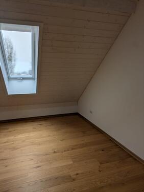 Foto - Erstbezug: Hochwertige 3-Zimmer-Dachgeschosswohnung mit Balkon