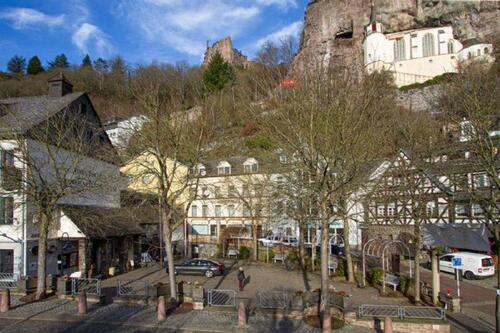 Foto - IDAR-OBERSTEIN: Sonnige Dachgeschoss-Wohnung an der Felsenkirche
