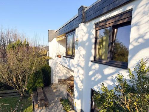 Foto - Familiendomizil mit wunderschönem Garten und Blicklage!