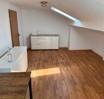 2 Zimmer Wohnung in seenähe - 800,00&nbsp;EUR Kaltmiete, ca.&nbsp; 45,00&nbsp;m&sup2; in Prien am Chiemsee (PLZ: 83209)
