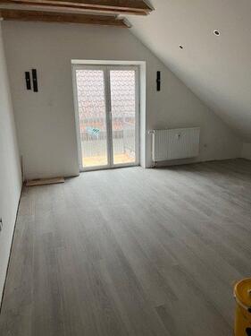 Foto - 4 Zimmer, Wohnküche,Bad mit Wanne ca 99qm, 895 Kalt,Sünching