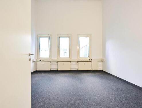 Foto - Ideal für Unterlagen: Kleine Lagerfläche modern & gepflegt!