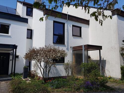 Foto - NEUKEFERLOH - RMH - 5 Zimmer + Hobbyraum ca. 20,3 m² + Garage