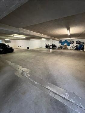 Foto - Tiefgaragenstellplatz - 70,00 EUR Miete,
