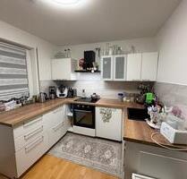 Helle und geräumige 4-Zimmer-Wohnung mit Balkon in Flörsheim - Flörsheim am Main