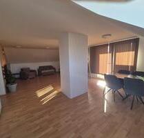Schöne 2-Zimmer Dachgeschosswohnung in Alt-Hürth